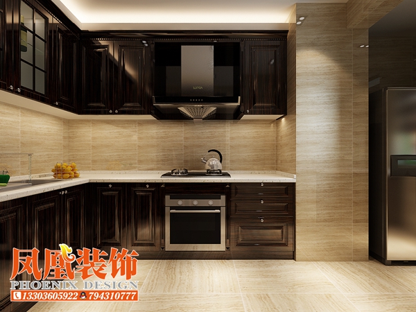 厨房深色系的橱柜与白色的理石台面搭配的完美无缺.