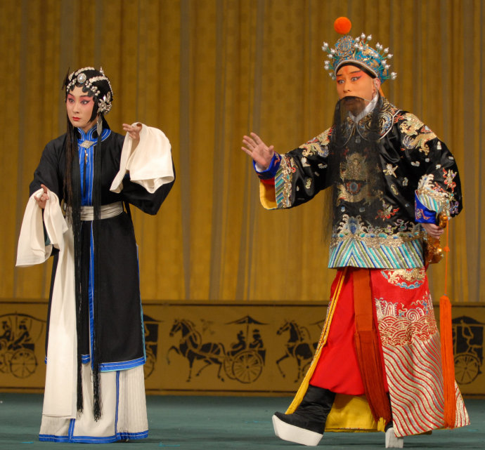 在家看了一出京剧《武家坡》,戏中的王宝钏,薛平贵虽不是由程砚秋和